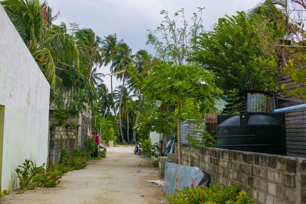 Отель Maldives Seashine Хураа Экстерьер фото